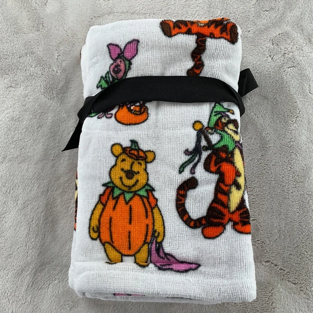 Disney Winnie the Pooh Halloween 2 Pack Hand Towels Pumpkin Tigger Piglet New
